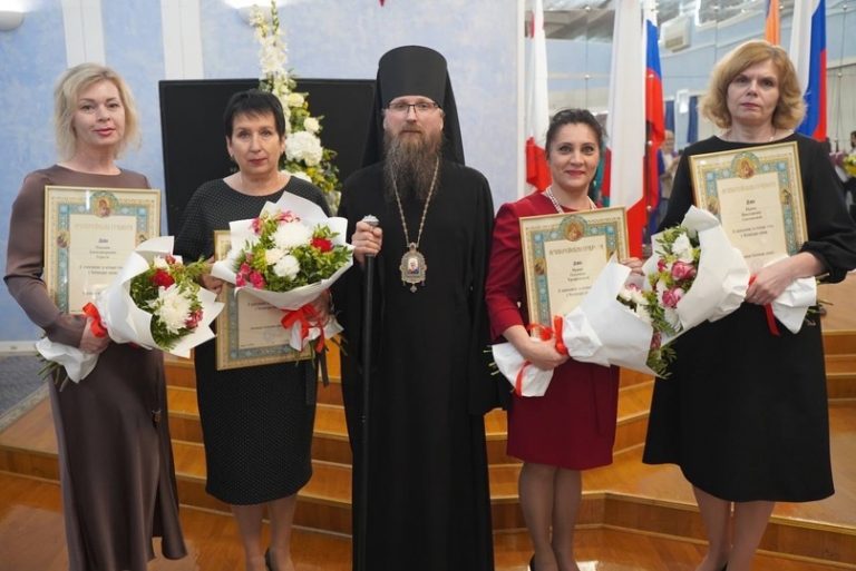 Епископ Игнатий поздравил преподавателей Череповца с Годом педагога и наставника