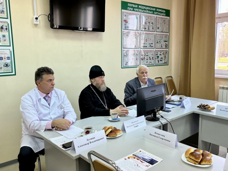 Митрополит Савва принял участие в заседании попечительского совета областной детской больницы