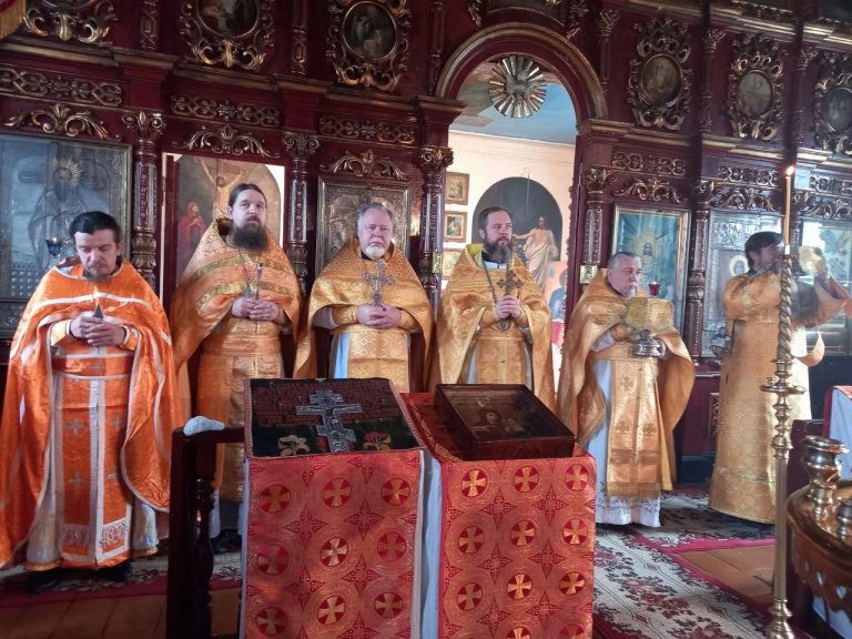 В деревне Понизовье Устюженского района молитвенно отметили 120-летие со дня освящения храма великомученика Георгия