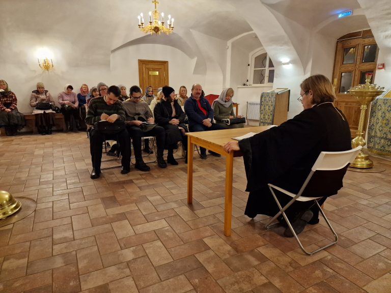При Воскресенском кафедральном соборе города Вологды состоялось очередное занятие духовно-просветительского центра