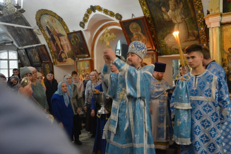 Епископ Фотий возглавил престольные торжества в храме святителя Стефана Великопермского.
