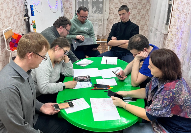 Молодёжным отделом Вологодской епархии проводятся еженедельные Евангельские чтения