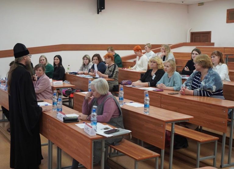 В Череповце состоялась защита проектов педагогов