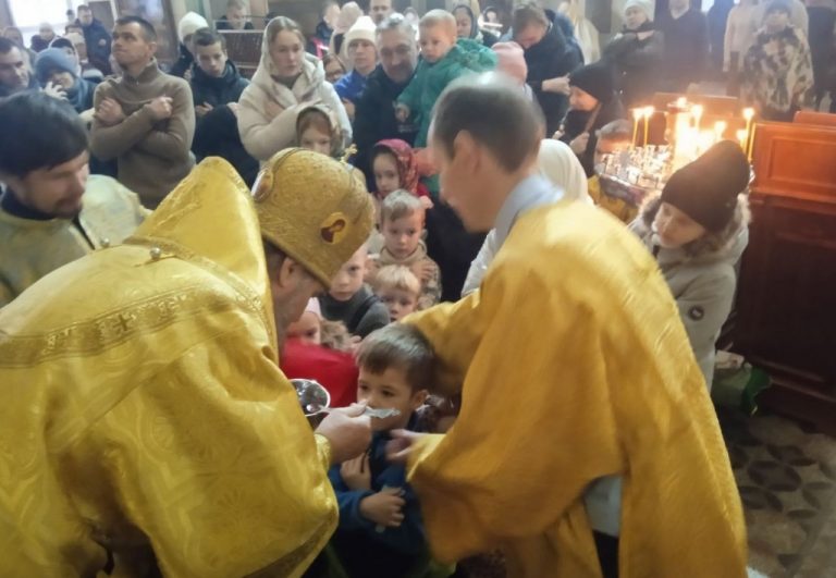 Епископ Фотий возглавил богослужения воскресного дня в Прокопьевском кафедральном соборе