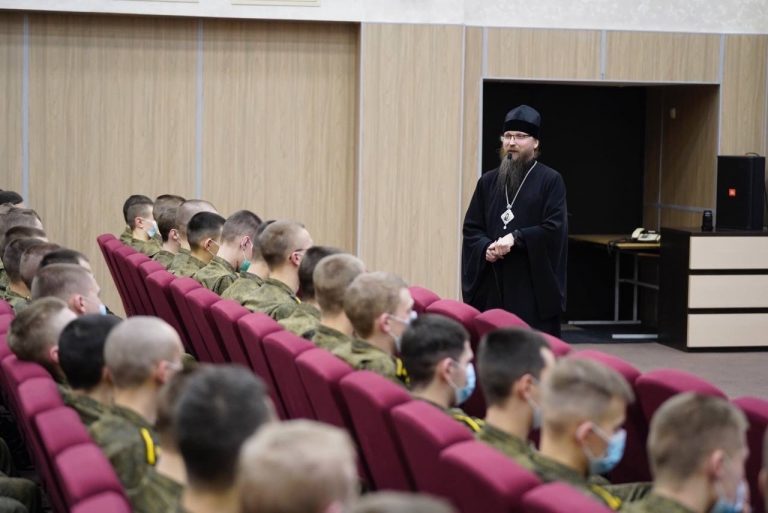 Состоялась встреча епископа Игнатия с курсантами военного университета