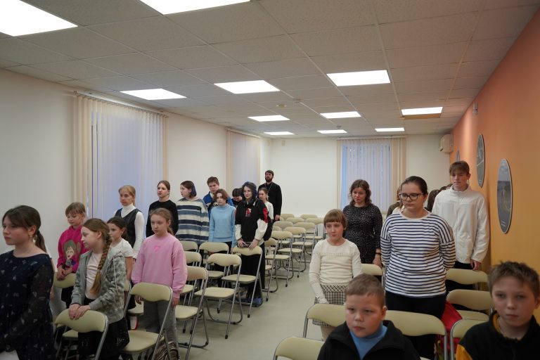Для воспитанников детско-юношеского отделения при Вологодской семинарии прошло патриотическое мероприятие