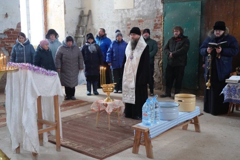 В праздник Крещения Господня епископ Игнатий совершил чин великого освящения воды в в храме Богоявления Господня села Козохта