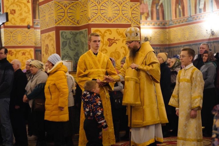 Епископ Игнатий совершил всенощное бдение в кафедральном соборе города Череповца