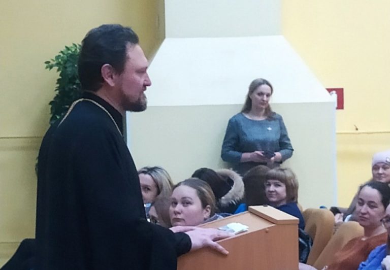 Об основах православной культуры рассказали в шекснинской школе священники и методисты