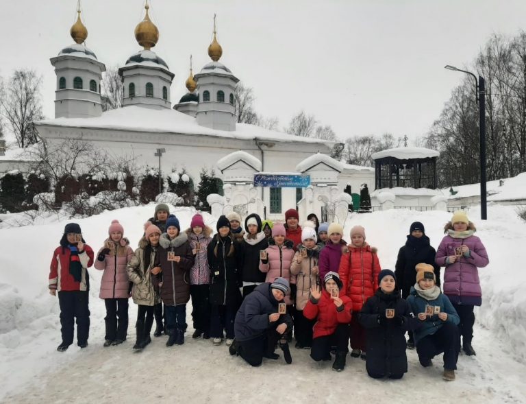 Череповецкие школьники посетили Воскресенский собор