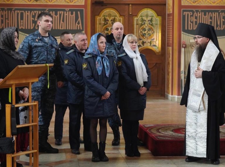 Судебные приставы посетили кафедральный собор преподобных Афанасия и Феодосия Череповецких