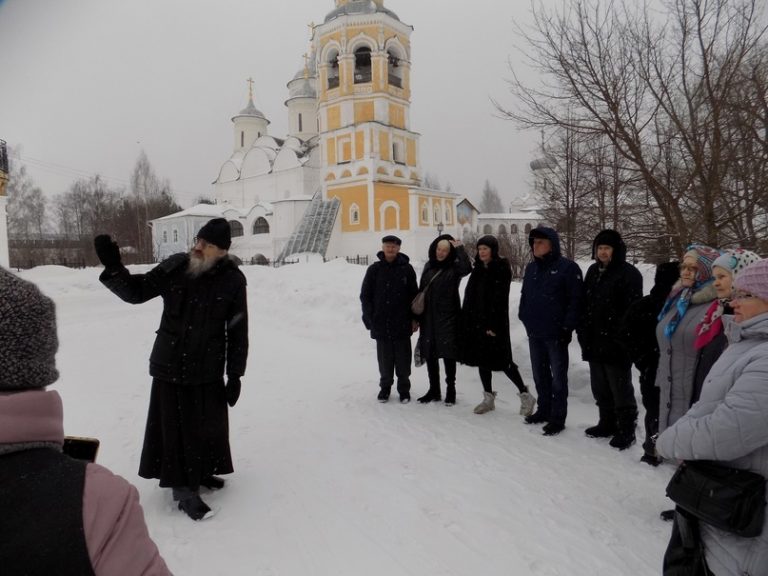 Тотьмичи совершили паломническую поездку в Спасо-Прилуцкий монастырь