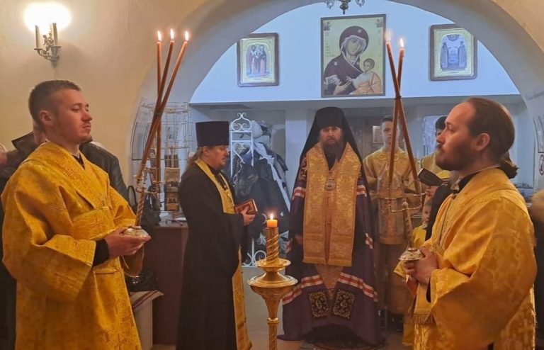Епископ Фотий совершил ахрипастырский визит в село имени Бабушкина