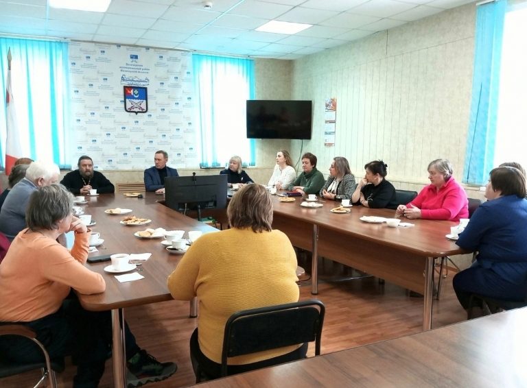 Благочинный Белозерского округа принял участие во встрече с членами семей погибших участников СВО
