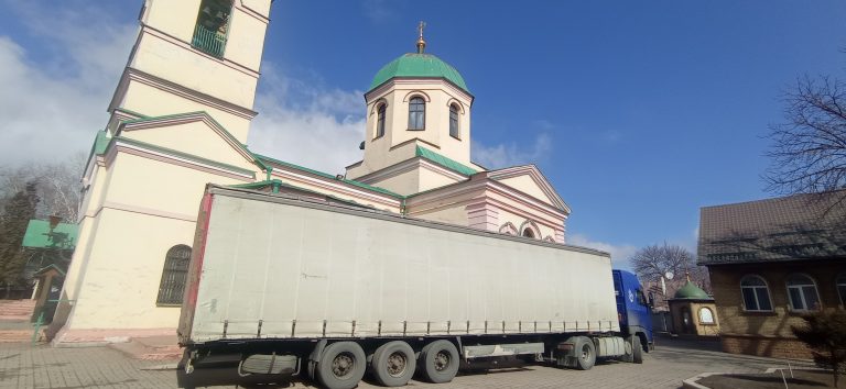 Вологодская епархия доставила стройматериалы для ремонта кафедрального собора города Алчевска