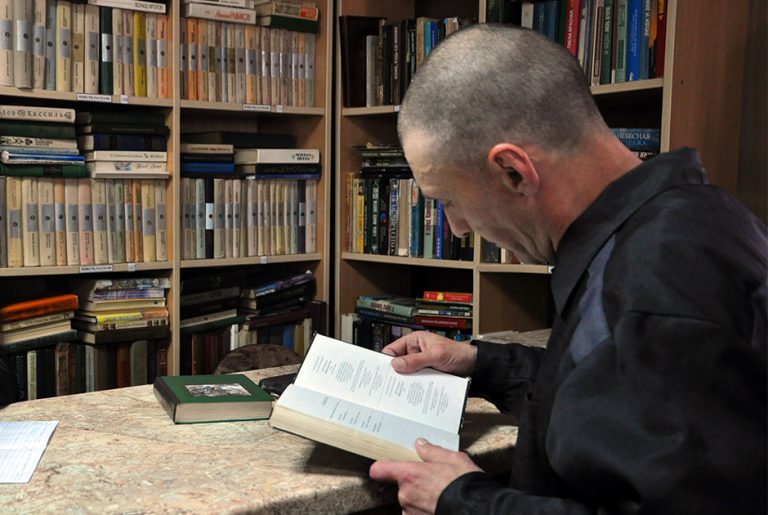 В Вологодской епархии реализуется просветительский проект «Книга в темницу»
