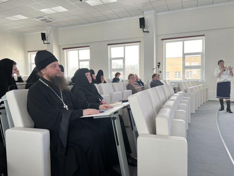 Благочинный монастырей и монастырских подворий Вологодской митрополии принял участие в семинаре «Монастырское подворье»