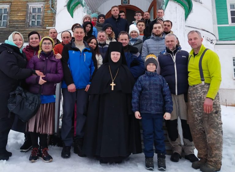 Волонтеры группы «ДОБРОТОЛЮБИЕ» оказали помощь сестрам Горицкого монастыря