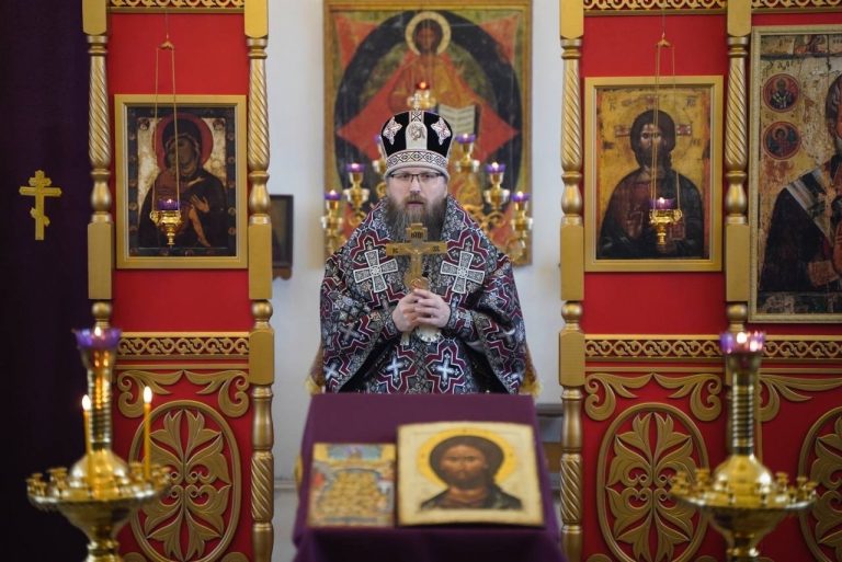 Епископ Игнатий совершил богослужение в храме иконы Божией Матери «Живоносный Источник» города Череповца