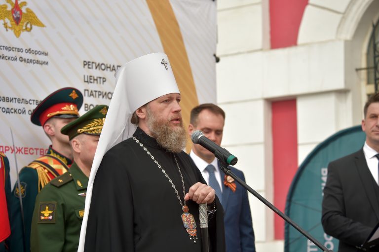 Глава Вологодской митрополии принял участие в торжественной встрече агитпоезда «Сила в правде»