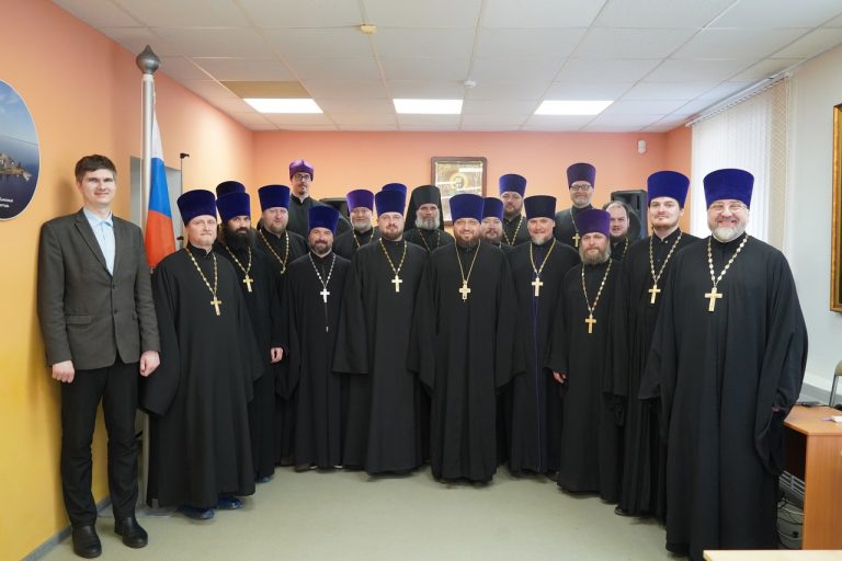 Клирики Череповецкой епархии прошли курсы повышения квалификации для священнослужителей