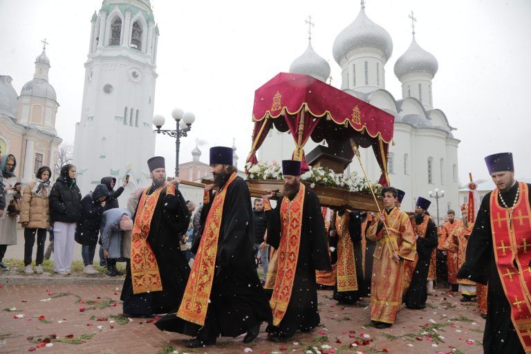 Фотоальбом: Принесение Казанской иконы Божией Матери на Вологодчину