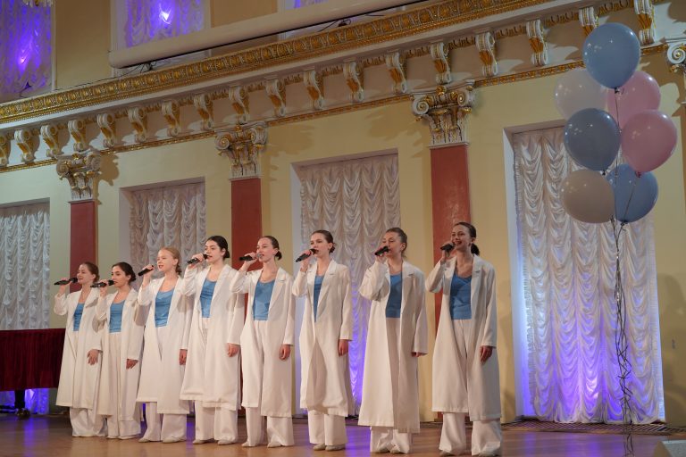 Вокально-хоровой ансамбль «Истоки» принял участие в торжественном мероприятии, посвящённого Международному дню семьи