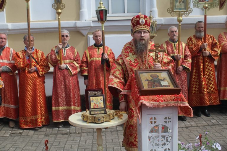 В Череповце состоялся общегородской крестный ход памяти святителя Николая Чудотворца