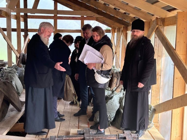 Состоялось выездное совещание по вопросу восстановления Успенской церкви в селе Нелазское