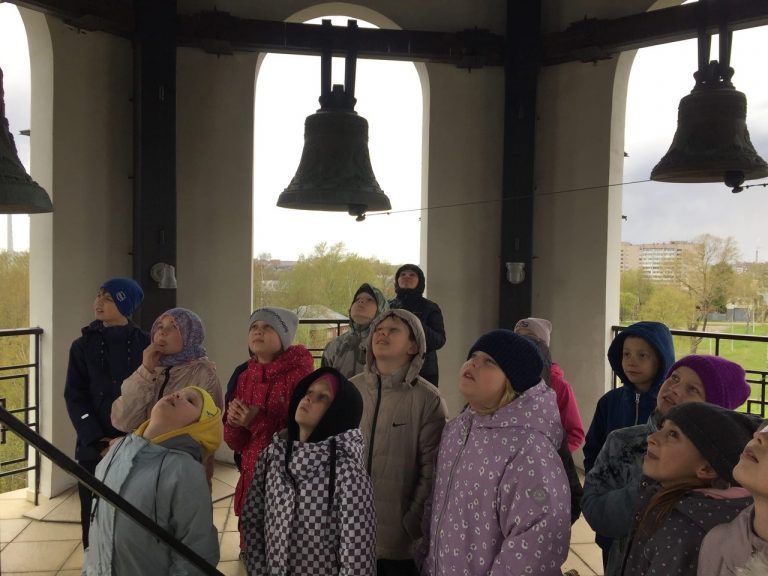 Третьеклассники посетили колокольню кафедрального собора города Череповца