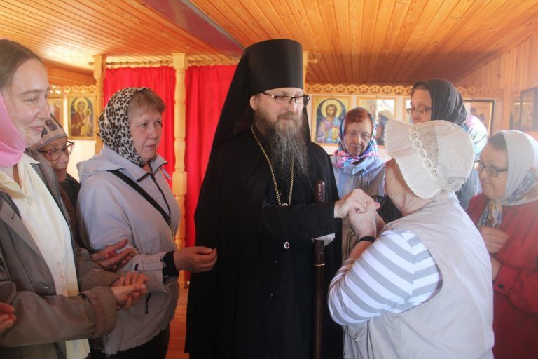 Епископ Игнатий совершил Литургию в день памяти апостола Иоанна Богослова