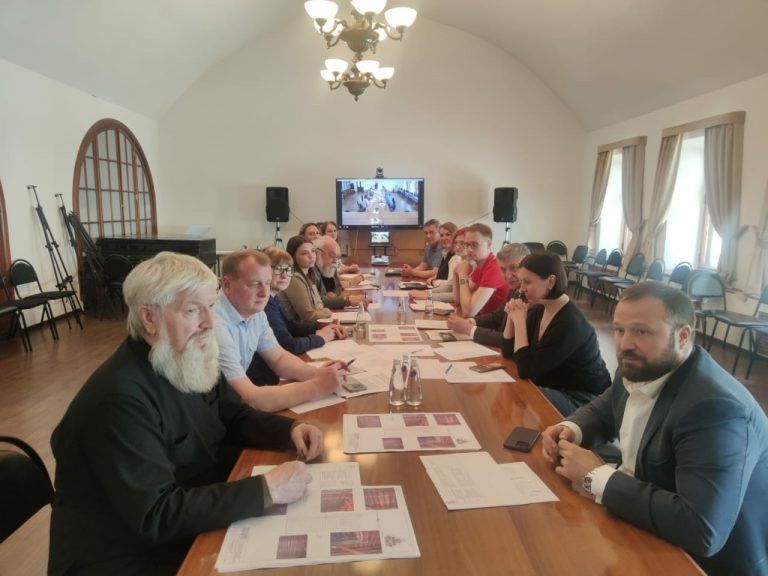 В Москве состоялось расширенное совещание, посвящённое реставрации Успенской церкви села Нелазское