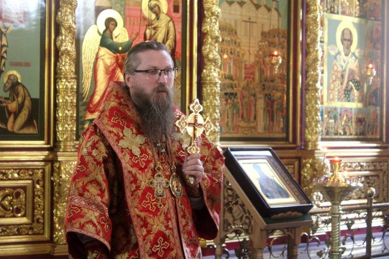Епископ Игнатий совершил Литургию в кафедральном соборе города Череповца
