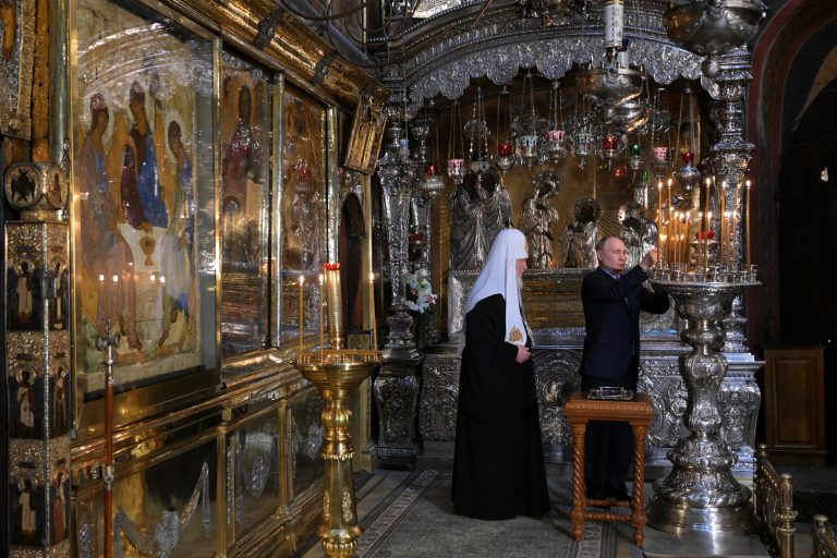 Президент России в Троице-Сергиевой лавре поклонился иконе Святой Троицы, написанной преподобным Андреем Рублевым
