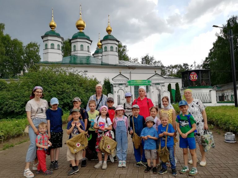 Участники Семейного клуба «Родной очаг» побывали в древнейшей части города Череповца
