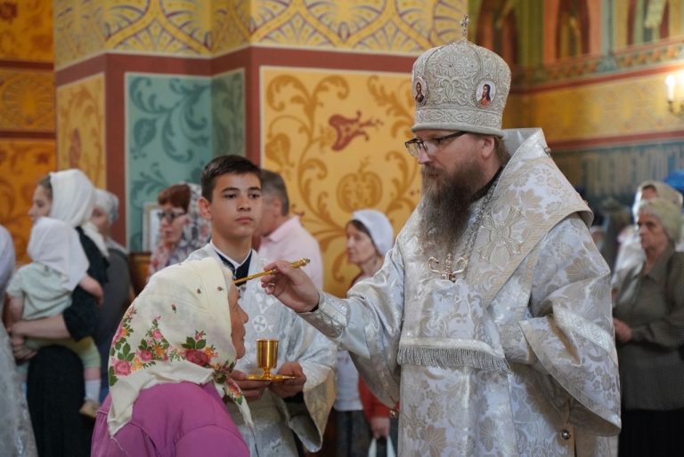 В канун праздника Вознесения Господня епископ Игнатий возглавил богослужение в кафедральном соборе города Череповца