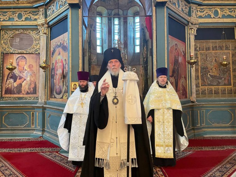 Архиепископ Максимилиан совершил всенощное бдение праздника Вознесения Господня