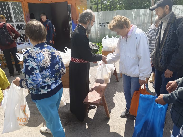 В Вологодской епархии продолжается реализация благотворительного проекта «Теплый приём»