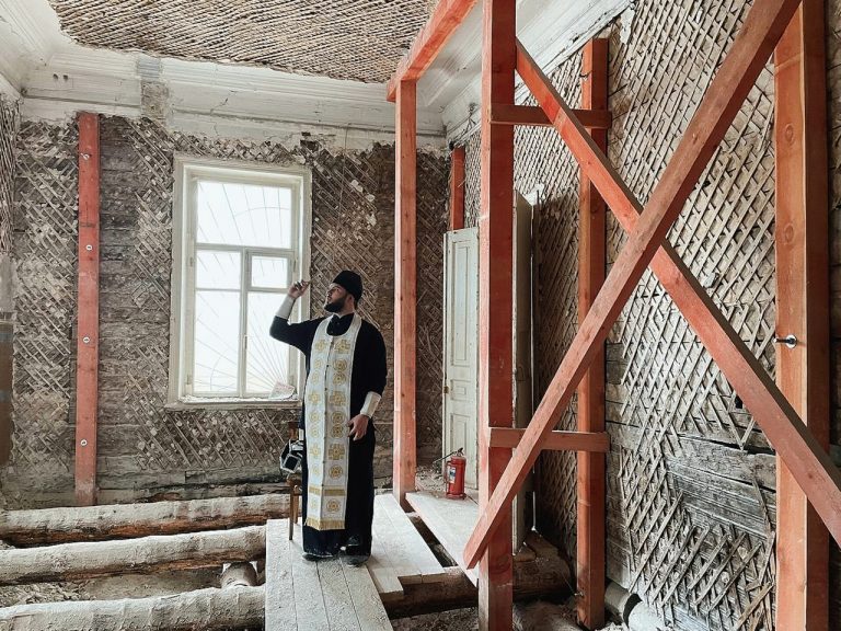 Директор Благотворительного фонда «Наследие Русского Севера» совершил молебен перед началом реставрации