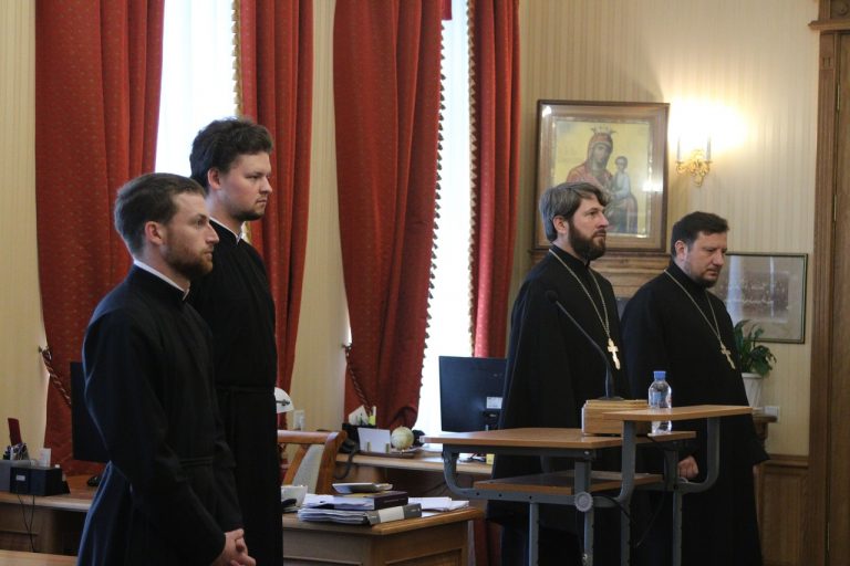 В Вологодской духовной семинарии начались защиты выпускных работ бакалавров