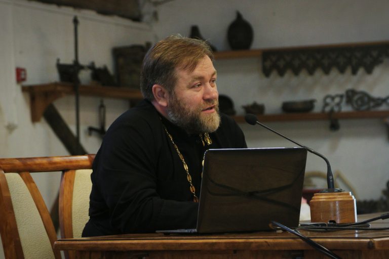 В Вологодской духовной семинарии состоялась лекция протоиерея Сергия Золотарева