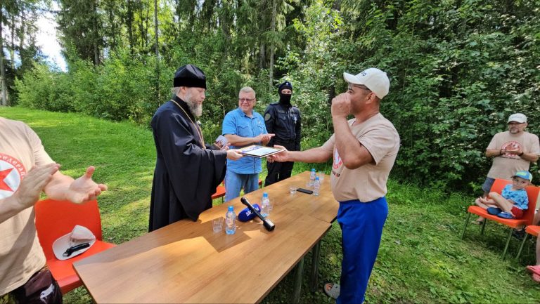 Глава Вологодской митрополии принял участие в открытии сборов Всероссийского слёта самбистов