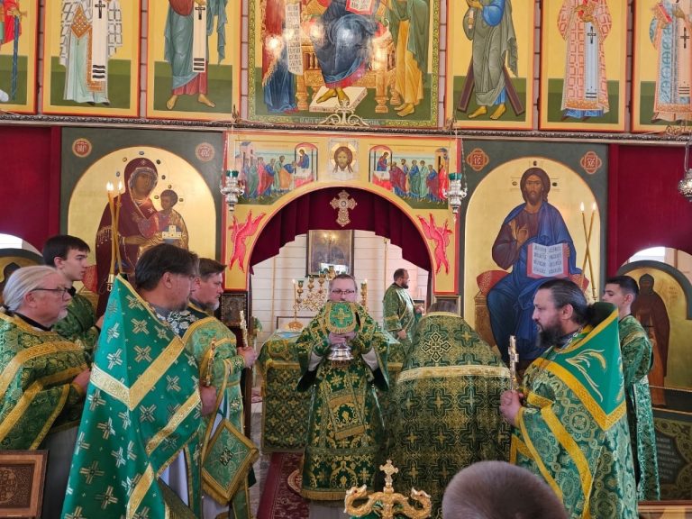 Епископ Игнатий возглавил престольный праздник Сергиевского храма города Череповца