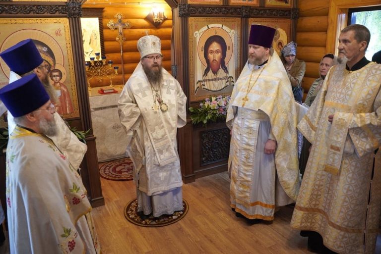 Состоялось освящение Свято-Троицкого храма в деревне Торопово Бабаевского округа