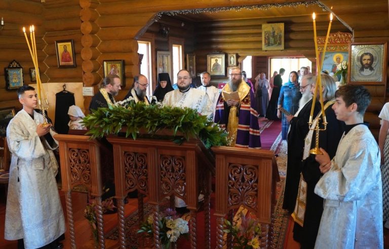В Новолеушинском Иоанно-Предтеченском монастыре состоялось праздничное богослужение