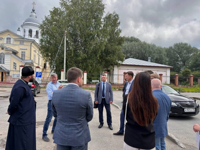 В соборе Рождества Богородицы города Вологды состоялось рабочее совещание по благоустройству прихрамовой территории