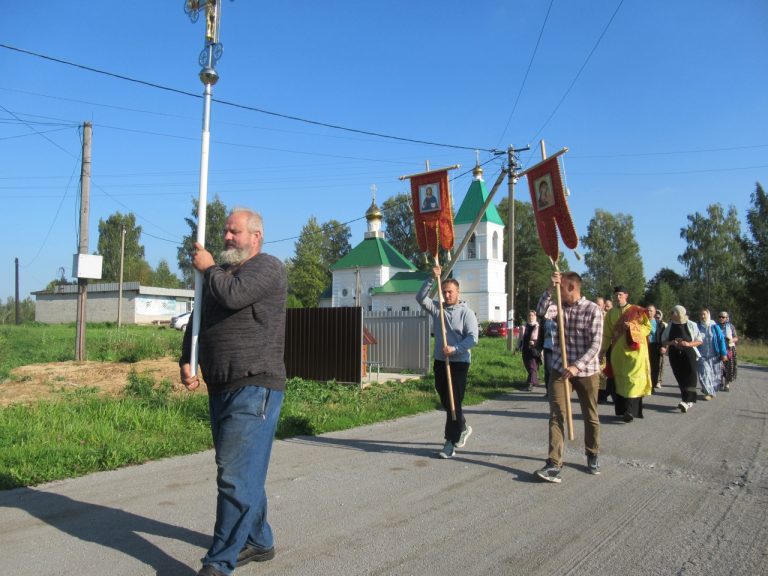 В Череповецком районе состоялся традиционный крестный ход, посвященный Нерукотворенному Образу Господа Иисуса Христа