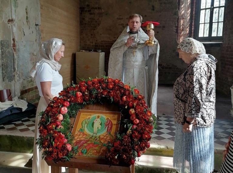 В Никольском храме деревни Филисова снова звучит молитва