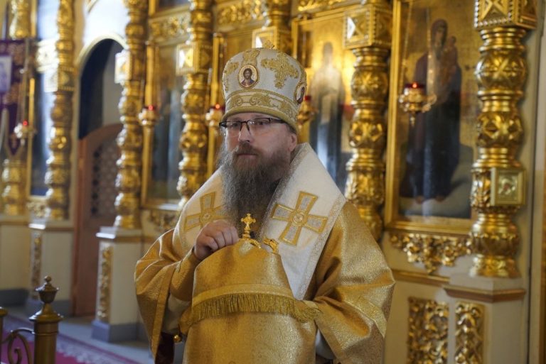 Епископ Игнатий совершил Литургию в Воскресенском соборе города Череповца