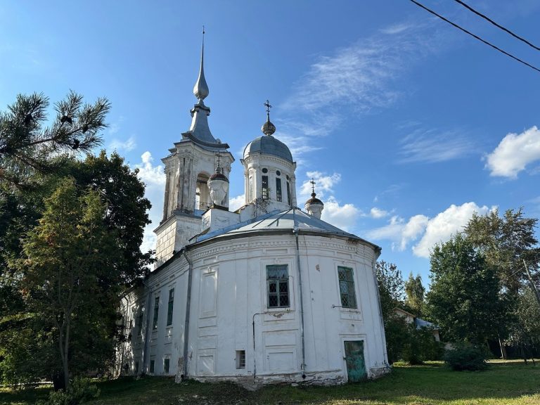 Храм Варлаама Хутынского и храм Илии Пророка города Вологды в ожидании перемен